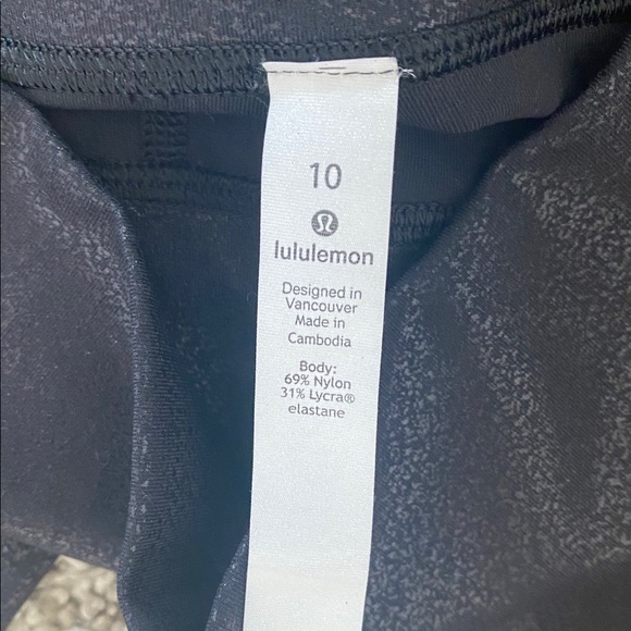 LULULEMON-black metallic leggings size 10 - Picture 3 of 3